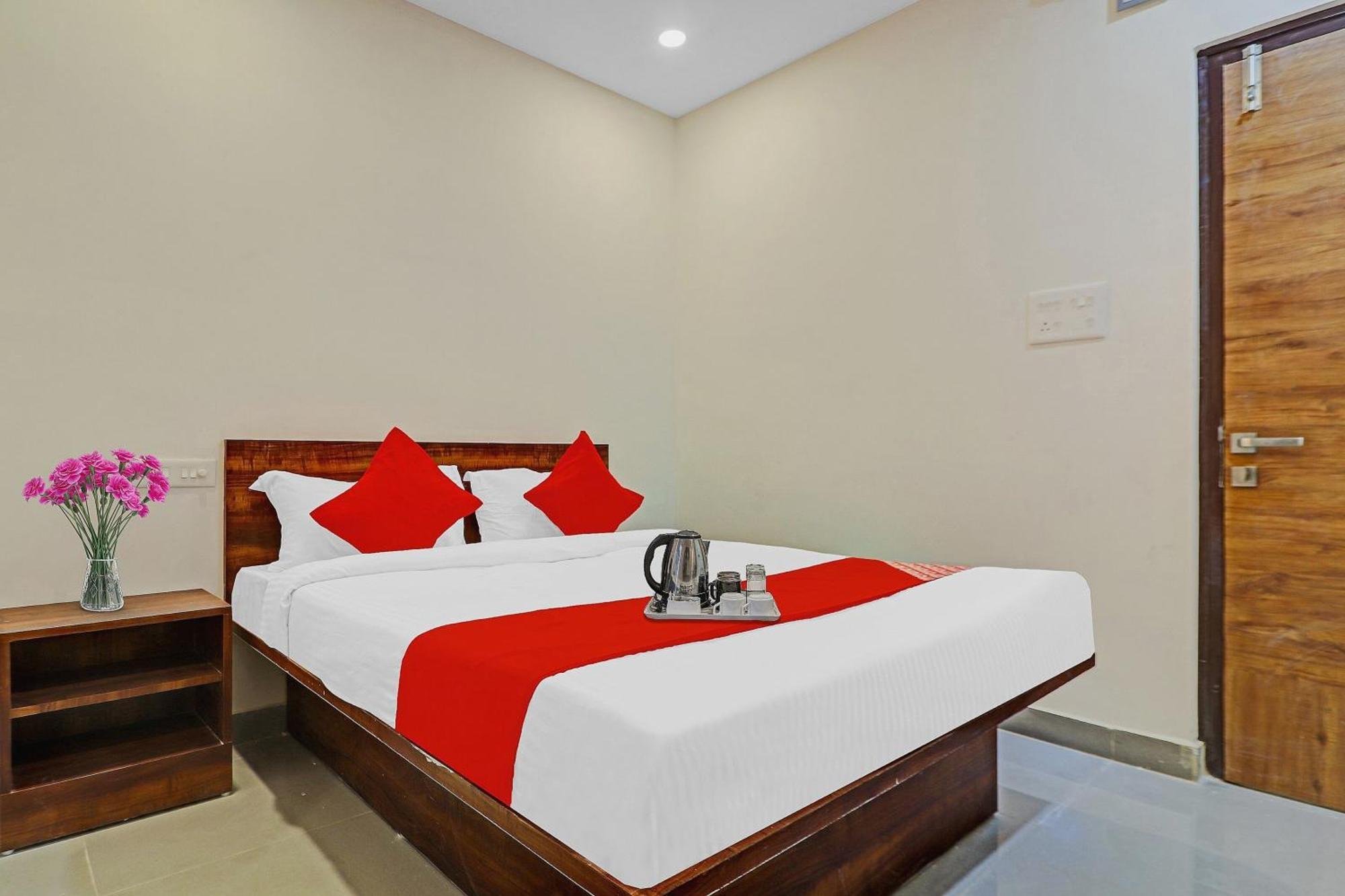 Hotel O Night Eye Haïdarabad Extérieur photo
