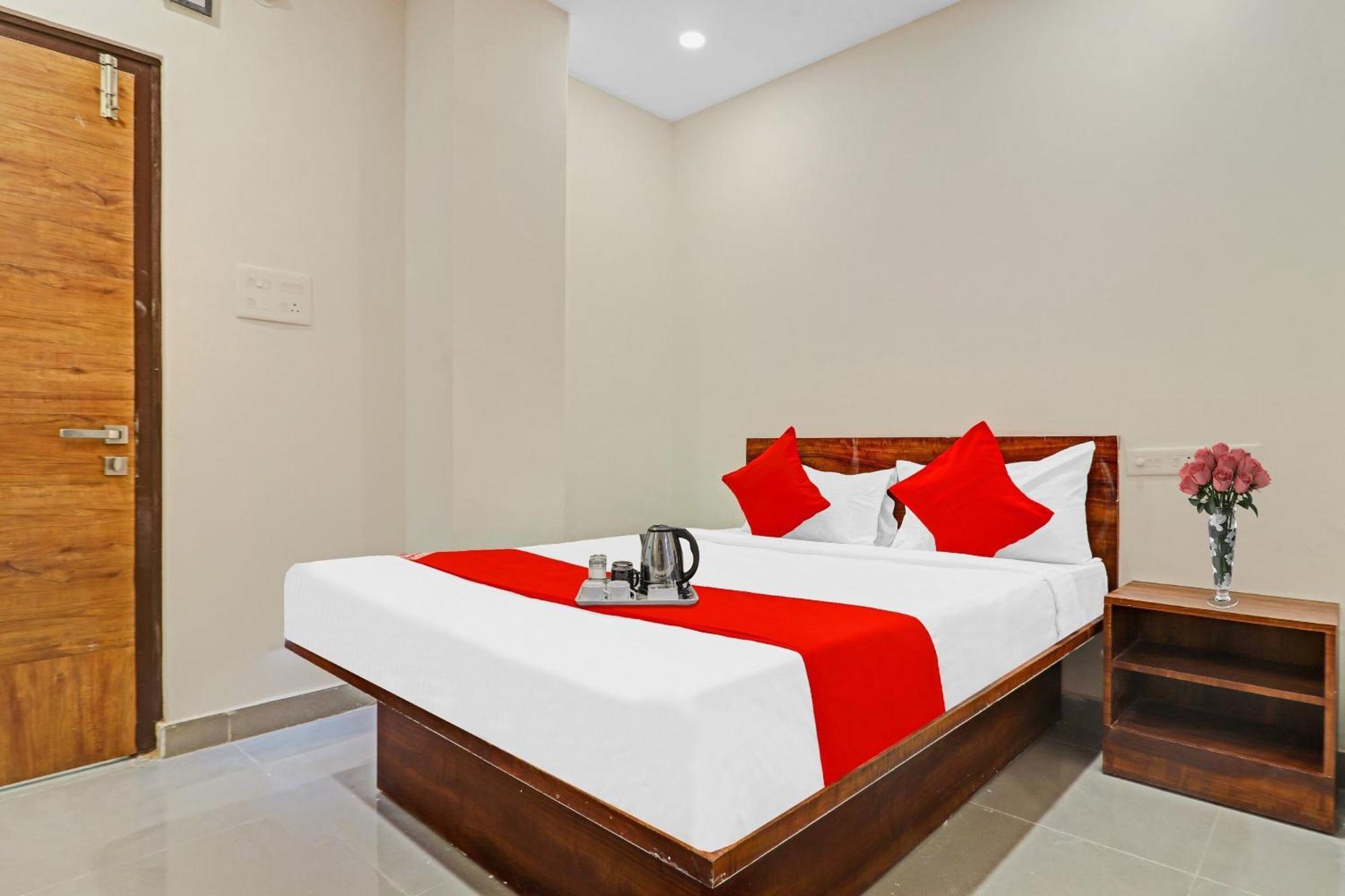 Hotel O Night Eye Haïdarabad Extérieur photo
