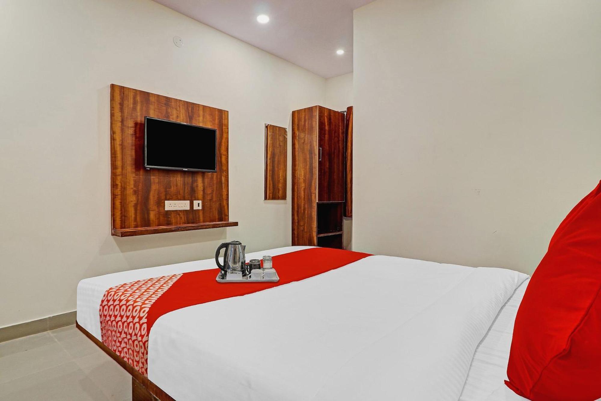 Hotel O Night Eye Haïdarabad Extérieur photo