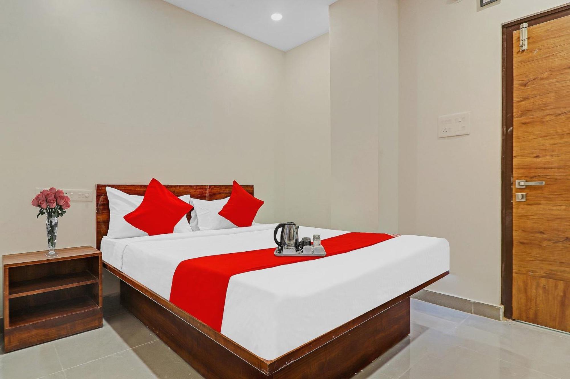Hotel O Night Eye Haïdarabad Extérieur photo